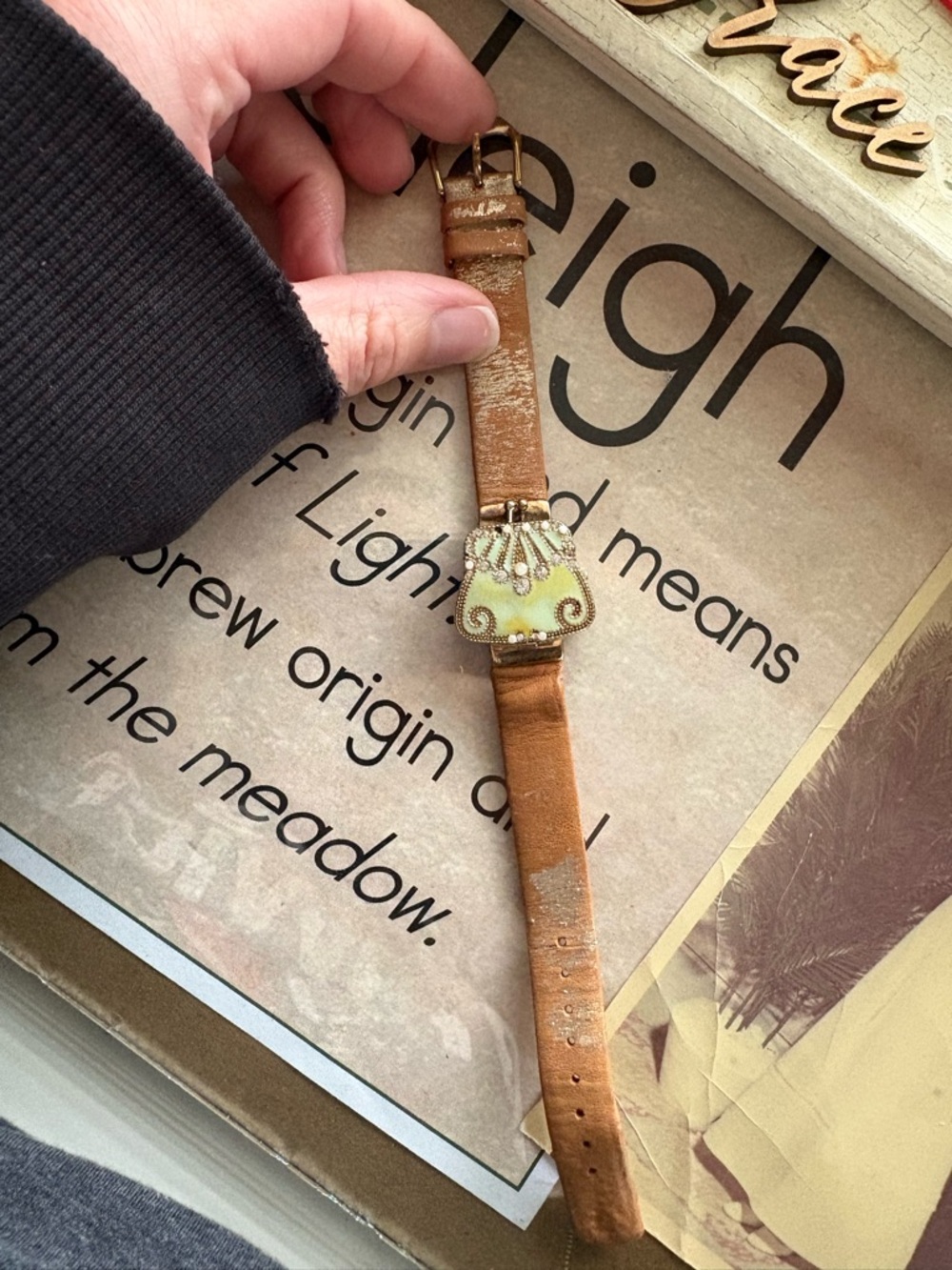 Fossil Leather Watch (Kiss-Lock Purse Design) - Picture 6 of 7